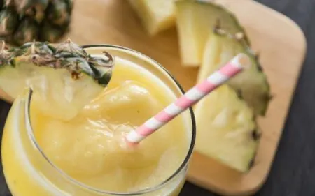 Ananas–kruška proteinski blend