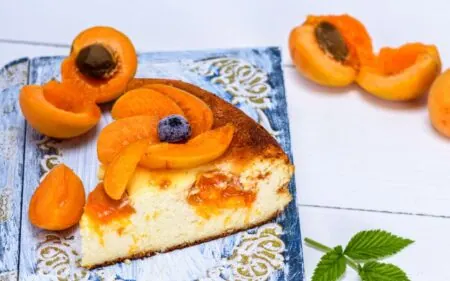 Vanilija & kajsija torta – mekana praznična aromatika